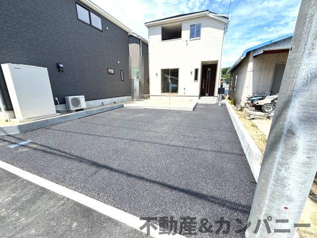 クレイドルガーデン星岡第1-1号棟　松山市星岡三丁目新築戸建の駐車場|駐車場があります