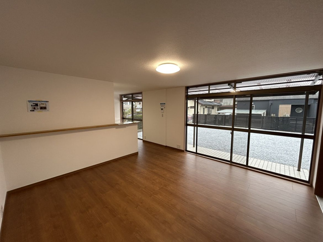 【居間・リビング】 | 宗像市ひかりヶ丘５丁目　中古一戸建 