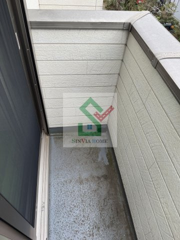 コンフィーのバルコニー