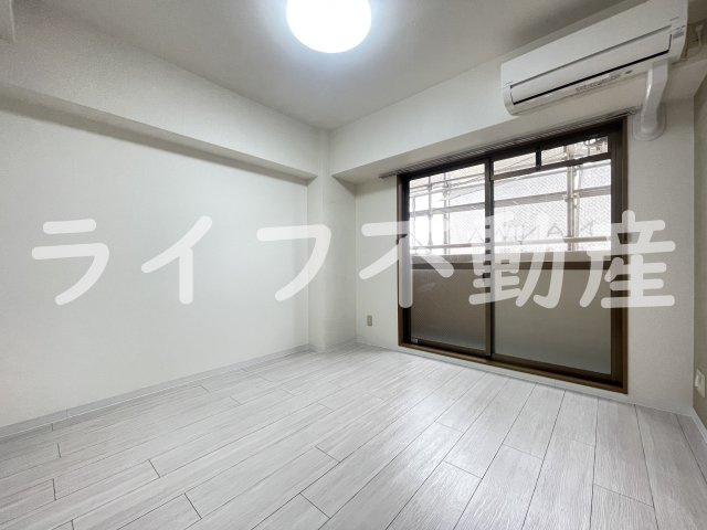 イマザキマンションエヌワンの居間・リビング|ゆったり過ごせる居間です