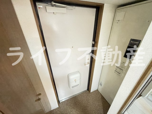 イマザキマンションエヌワンの玄関|シンプルで使いやすい玄関です