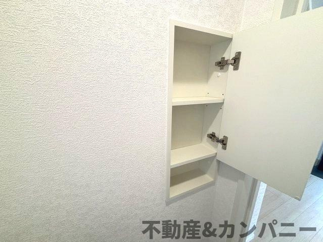 クレイドルガーデン星岡第1-3号棟　松山市星岡三丁目新築戸建のその他|トイレ収納です。
トイレットペーパーや掃除道具置きに◎