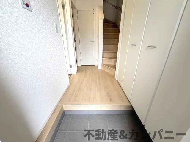 クレイドルガーデン星岡第1-3号棟　松山市星岡三丁目新築戸建の玄関|玄関です