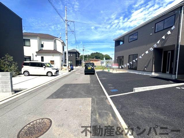 クレイドルガーデン星岡第1-3号棟　松山市星岡三丁目新築戸建の前面道路含む現地写真|前面道路含む現地写真です