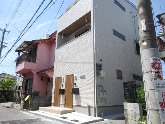 サンライズ芥川の外観