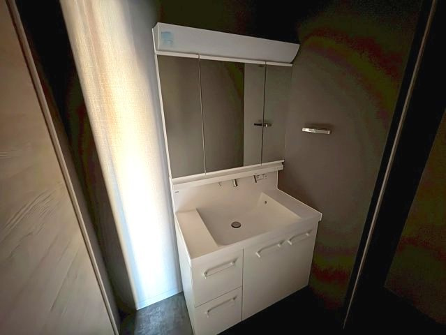 ヴェヌスタ藤井寺の独立洗面台