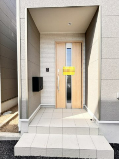 【Cradle garden】宇都宮市今宮 第3 全5棟の玄関|〇2号棟〇
お子さまのいるご家庭にも安心！
モニター付きインターホンで、誰が来たかすぐにわかるから、毎日の暮らしがもっと安全になります。
※2026年4月撮影