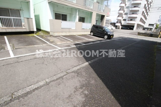 第3年見マンションの駐車場|駐車場があるので、車を買う予定の方も安心です