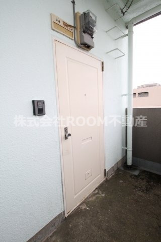 第3年見マンションの玄関|収納もある玄関です