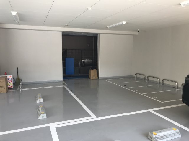グランツスエヒロの駐車場