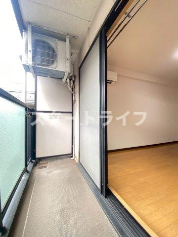 大阪市東淀川区西淡路２丁目の賃貸マンションのバルコニー