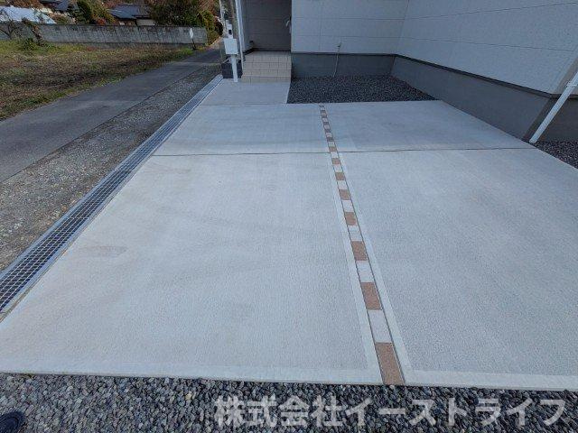【新築戸建】　いわき市平下平窪2期　全5棟　長期優良住宅の駐車場|2号棟写真　カースペースです。3台駐車可能（車種による）