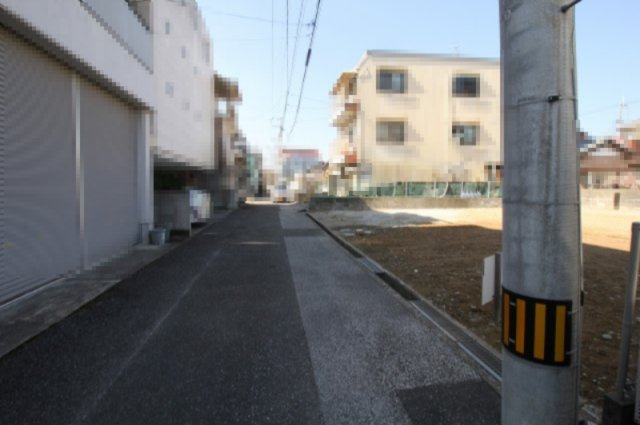 高知市新本町1丁目　新築戸建　プレミアム仕様　②　（全2区画）の前面道路含む現地写真|南側　私道　4.0ｍ　接面　7.8ｍ