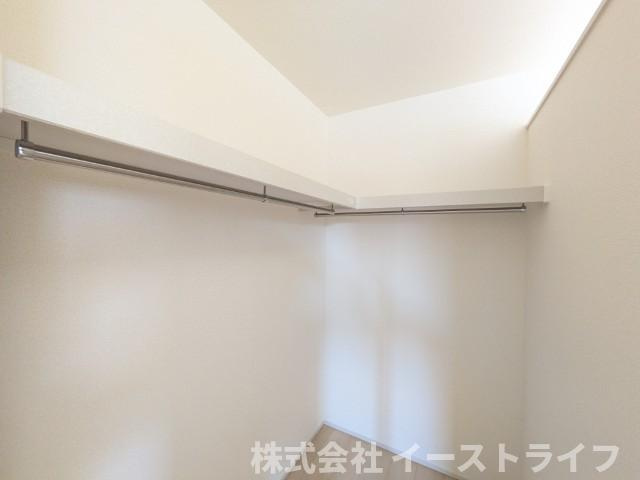 【新築戸建】　いわき市小名浜大原1期　全6棟　長期優良住宅の収納|4号棟写真　ウォークインクローゼット完備！お絵描きや工作などお子様との思い出もたっぷり収納できます。