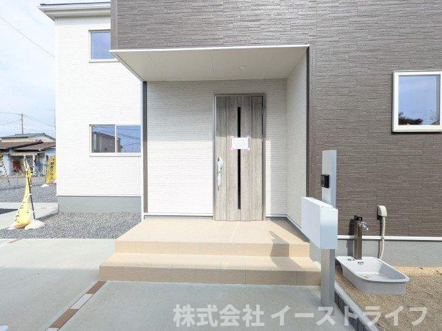 【新築戸建】　いわき市小名浜大原1期　全6棟　長期優良住宅の玄関|4号棟写真　きれいで明るい玄関です