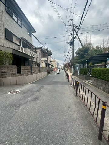 ファミールシーダの周辺