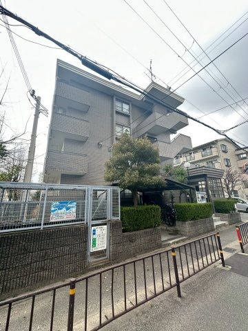 ファミールシーダの外観