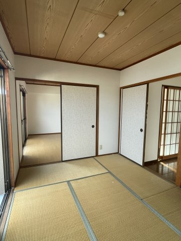 ソレイユ八幡町の内装
