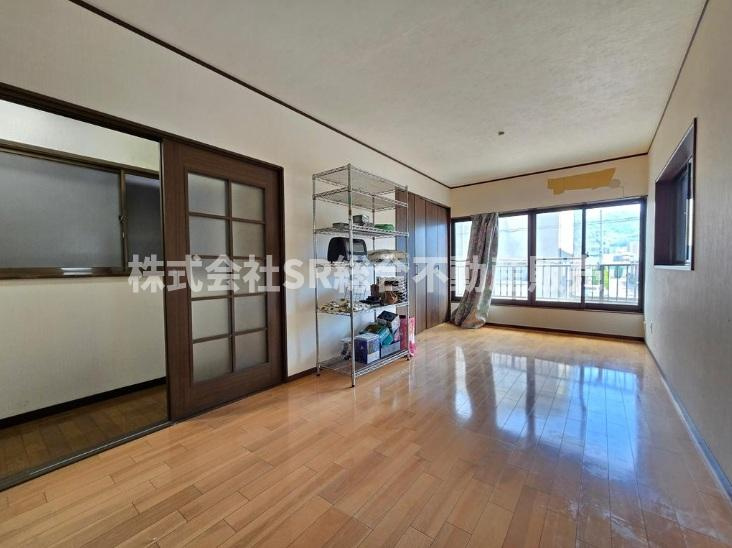 松原2丁目中古戸建の居間・リビング|リフォームローンも合わせて住宅ローンに組み込む事ができます！
まずは、ご相談下さいませ！