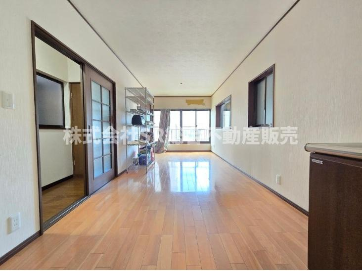 松原2丁目中古戸建の居間・リビング|弊社は住宅ローンに自信がございます。
お客様にあった銀行をご紹介いたします。
お悩みの方は弊社までお気軽に
ご相談下さいませ。