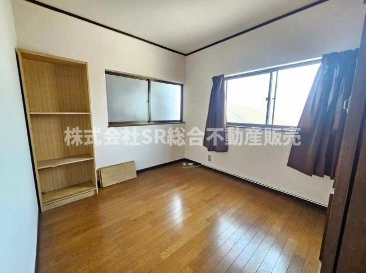 松原2丁目中古戸建の洋室|2面採光で明るいお部屋です♪子供部屋にもオススメです！