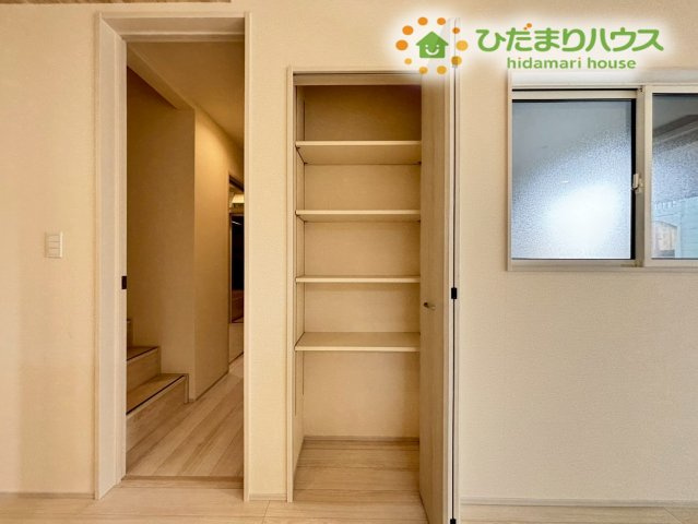 鴻巣市人形1丁目　新築一戸建て　ブルーミングガーデン　01の収納