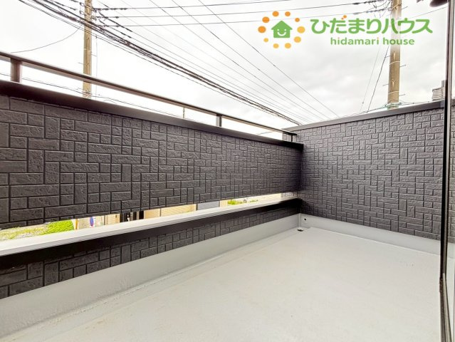 鴻巣市人形1丁目　新築一戸建て　ブルーミングガーデン　01のバルコニー