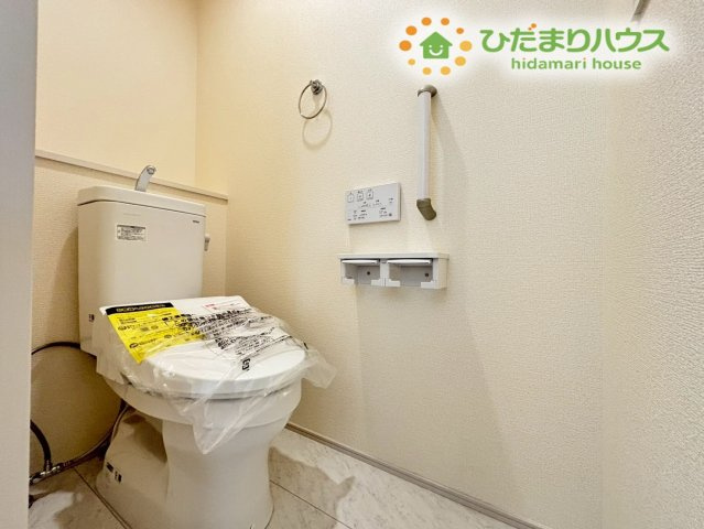 鴻巣市人形1丁目　新築一戸建て　ブルーミングガーデン　01のトイレ