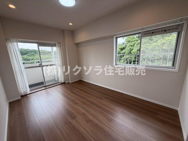 東急ドエル枚方山田池ビレジの寝室|洋室6.7帖
■物件内覧・資金計画相談・住宅ローン相談、リフォーム相談、お問合せ受付中■
※当日・翌日のご内覧、ご相談はお電話でのお問合せがスムーズです！