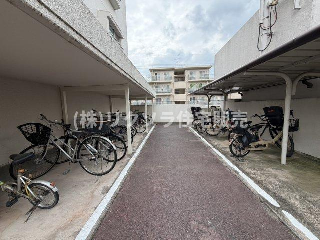 東急ドエル枚方山田池ビレジの駐輪場|■物件内覧・資金計画相談・住宅ローン相談、リフォーム相談、お問合せ受付中■
※当日・翌日のご内覧、ご相談はお電話でのお問合せがスムーズです！