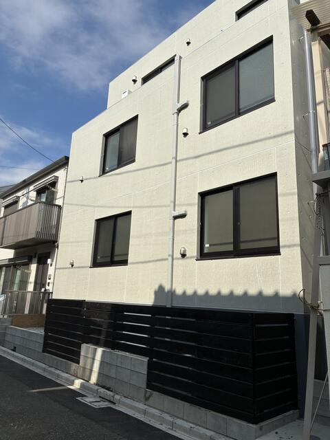 早稲田鶴巻町ＩＭＡハウスの外観|3階建てです
