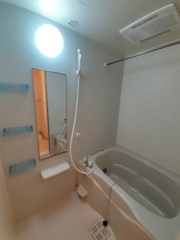 アクティフ長府Ⅰの浴室|きれいなお風呂です