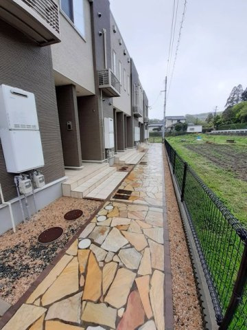 キャッスル安養寺Ｄのエントランス|清潔なエントランスです
