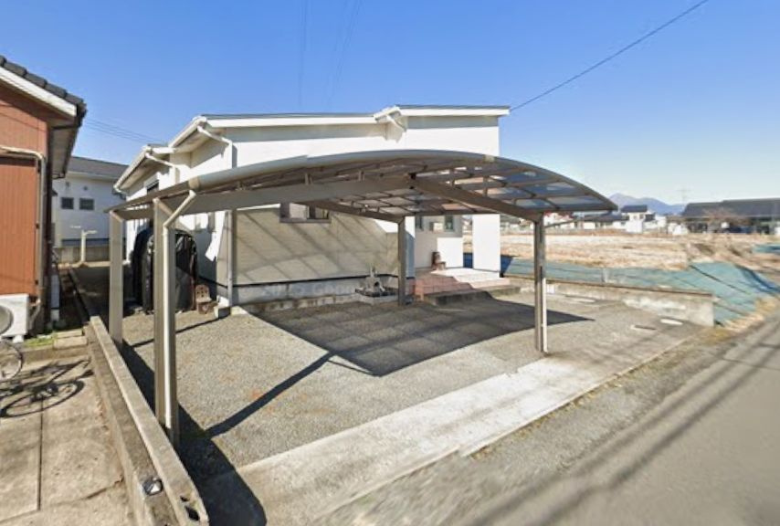 都城市南横市町の中古一戸建の駐車場|カーポート
