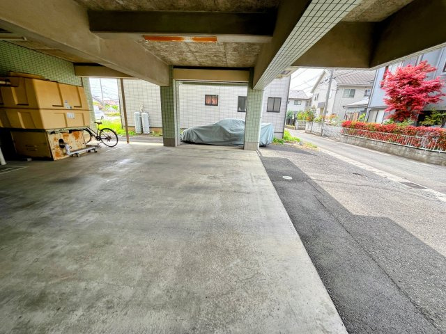 アポックサンガーデンの駐車場|敷地内駐車場