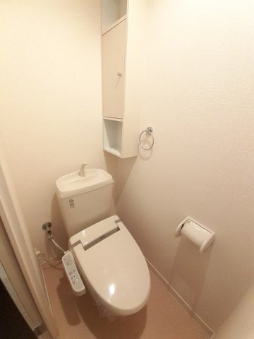 ローズガーデンのトイレ|落ち着いたトイレです