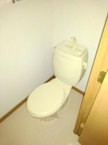 ニューハイネス横野Ⅲのトイレ|ゆったりとした空間のトイレです