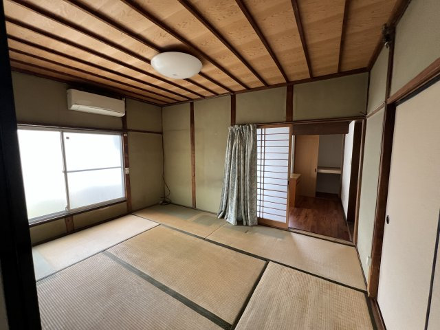 津山市椿高下　2階建中古住宅の和室|1F 6畳