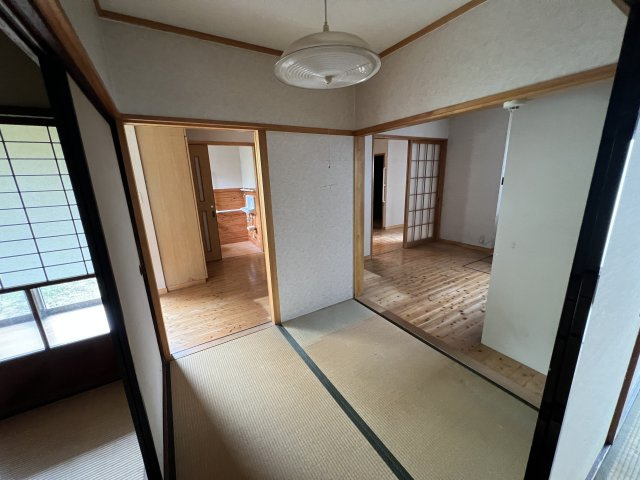 津山市椿高下　2階建中古住宅の和室|1F 2畳