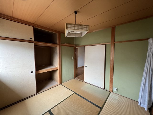 津山市椿高下　2階建中古住宅の和室|1F 4.5畳