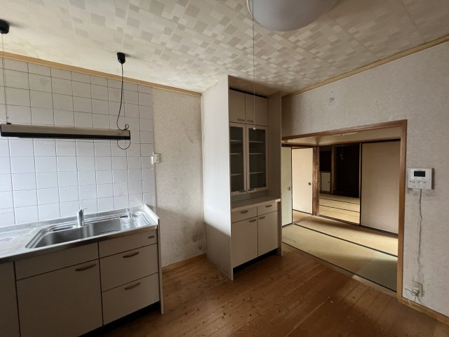 津山市椿高下　2階建中古住宅のキッチン