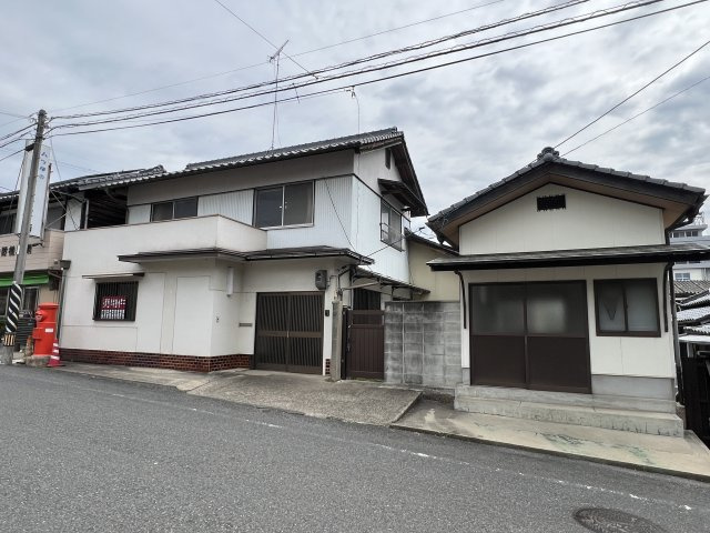 津山市椿高下　2階建中古住宅