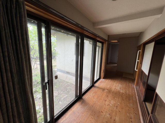 津山市椿高下　2階建中古住宅の内装|広縁