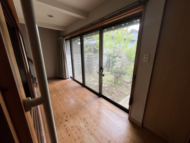 津山市椿高下　2階建中古住宅の内装|広縁