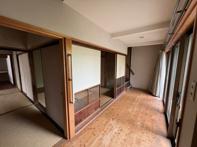 津山市椿高下　2階建中古住宅の内装|広縁