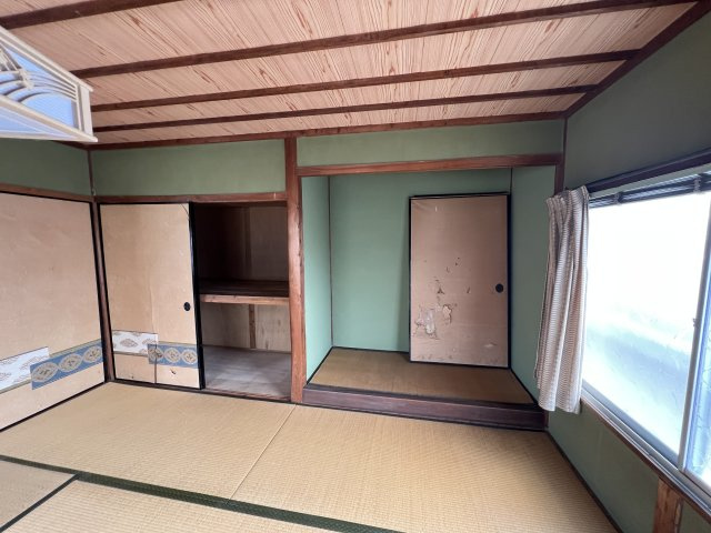津山市椿高下　2階建中古住宅の和室|2F 8畳
