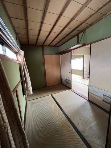 津山市椿高下　2階建中古住宅の和室|2F 3畳