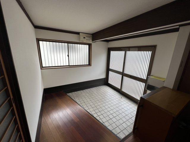 津山市椿高下　2階建中古住宅の玄関