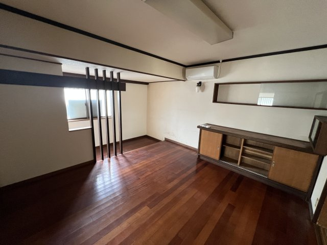 津山市椿高下　2階建中古住宅の洋室|1F