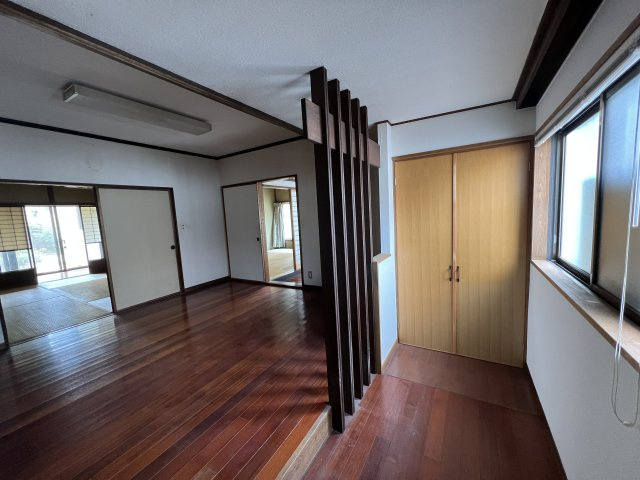 津山市椿高下　2階建中古住宅の洋室|1F